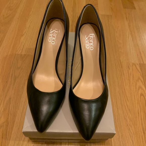Franco Sarto Black Pumps - Picture 4 of 6